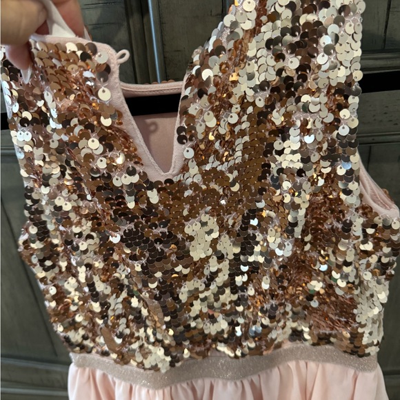 H & M sequined dress. New. Size 10-11 - Picture 2 of 4